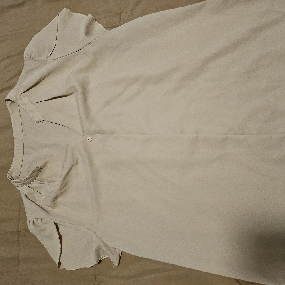 Cream Textured Blouse with Crew Neck and Short Sleeves